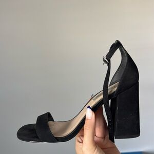 Black block Steve Madden heel